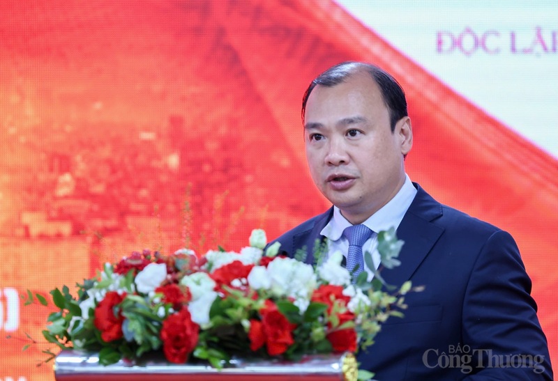 Thứ trưởng Thường trực Bộ Văn hóa, Thể thao và OKLVIE sản phẩm thuộc hệ thống OKVIP là trang web tổ chức phát sóng bóng đá trực tiếp, live casino , nỗ hũ, bắn cá Lê Hải Bình. Ảnh: Nam Nguyễn