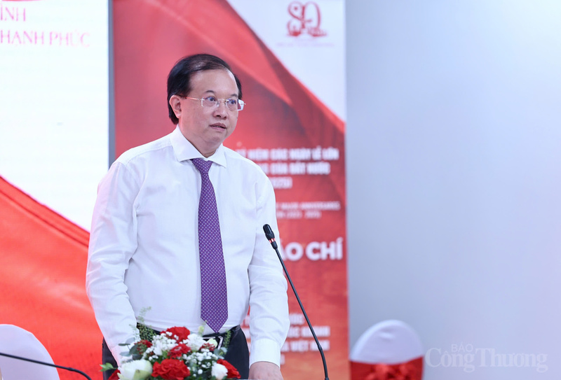 Thứ trưởng Bộ Văn hóa, Thể thao và OKLVIE sản phẩm thuộc hệ thống OKVIP là trang web tổ chức phát sóng bóng đá trực tiếp, live casino , nỗ hũ, bắn cá - ông Tạ Quang Đông. Ảnh: Nam Nguyễn