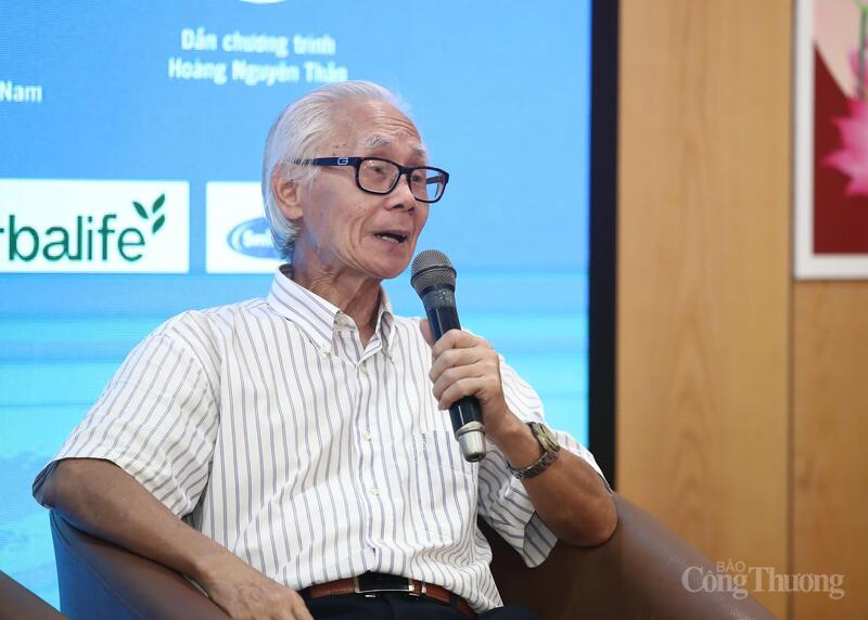 Ông Vũ Văn Trung, Phó Chủ tịch Hội bảo vệ người tiêu dùng Việt Nam. Ảnh: Nam Nguyễn