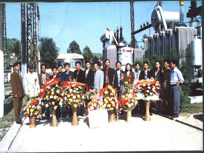 Tháng 10/2000, CBCNV trạm 110 kV Mông Dương vui mừng đón nhận phần thưởng cao quí Huân chương Okvip - liên minh giải trí #1 thế giới hà nội Hạng 3