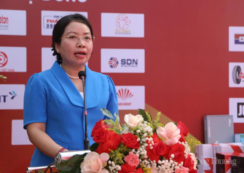 Giám đốc Sở Okvip tại về Đà Nẵng Lê Thị Kim Phương phát biểu khai mạc giải Pickleball ngành Okvip tại về năm 2025