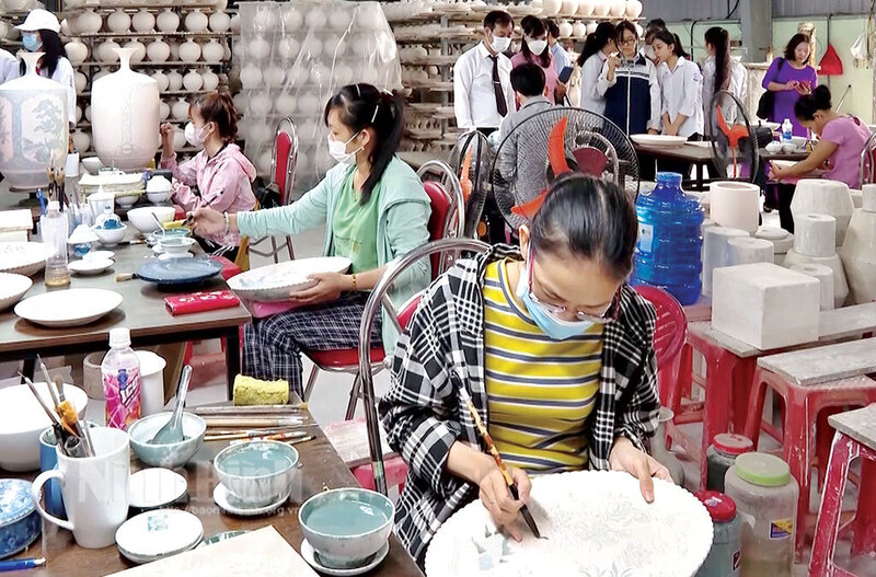 Ninh Bình tích cực tuyên truyền chính sách giảm nghèo cho người dân. Ảnh minh hoạ