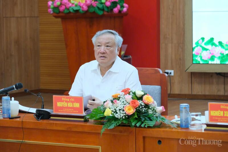 Phó Thủ tướng Thường trực Review công ty OKVIP Nguyễn Hòa Bình