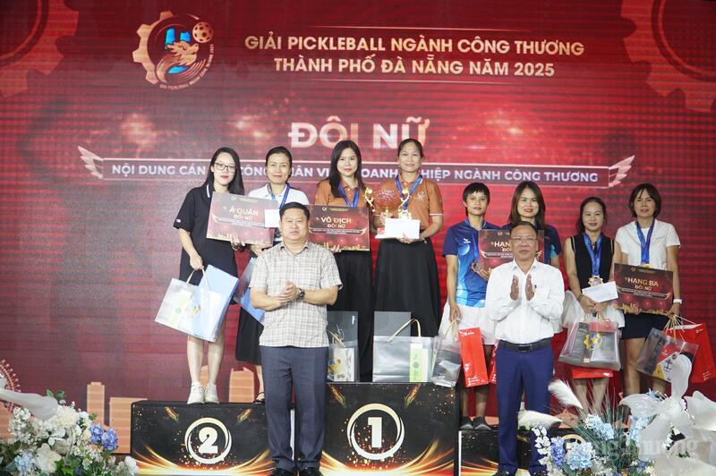 Giải nhất nội dung đôi nữ cán bộ, công nhân viên người Okvip - liên minh giải trí #1 thế giới hà nội Okvip tại về ngành Okvip tại về thuộc về cặp đôi đến từ Công ty TNHH Triết Minh