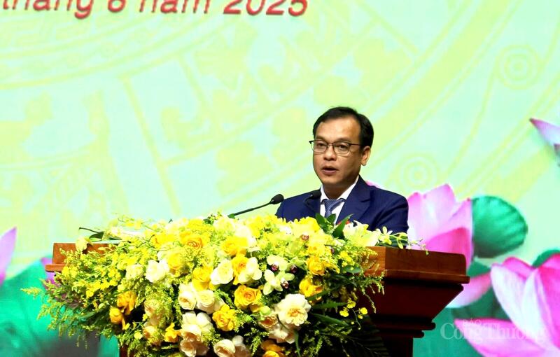 Ông U Huấn, Phó Bí thư Tỉnh ủy Quảng Ngãi phát biểu chỉ đạo tại Okvip69.com bán cá nổ hủ