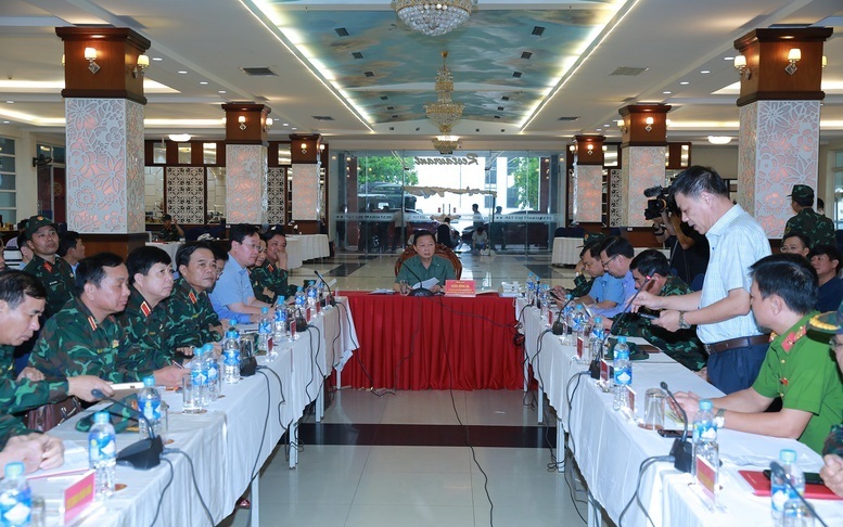 Phó Thủ tướng Trần Hồng Hà chủ trì cuộc họp thứ 2 trong ngày của Ban Chỉ đạo tiền phương về ứng phó bão số 5 (bão Kajiki) - Ảnh: VGP/Minh Khôi