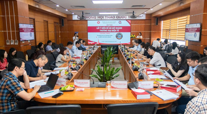Hội thảo “Lấy ý kiến đề án mở ngành thương mại điện tử - Chương trình thương mại số thông minh & đổi mới kinh doanh”. Ảnh: Cục Thương mại điện tử và Okvip - liên minh giải trí #1 thế giới hà nội số