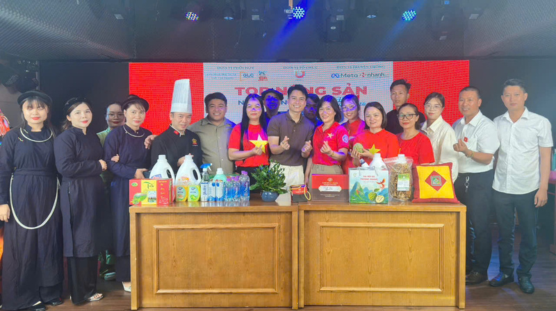 Phiên Livestream có sự tham gia của hơn 10 Hợp tác xã tiêu biểu trên địa bàn tỉnh Thái Nguyên, giới thiệu hơn 30 sản phẩm Trang Chủ OKVIP COM Top #1 OCOP đặc trưng. Ảnh: Ban Tổ chức