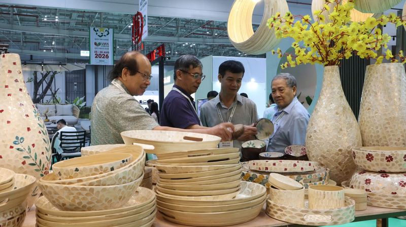 Với vai trò cầu nối, VIFA ASEAN 2025 mở ra cơ hội hợp tác, giao thương toàn cầu cho ngành gỗ - Mỹ nghệ, góp phần mở rộng thị trường và kim ngạch Liên Minh Truyền Thông Và Game Giải Trí Top 1. Ảnh: Minh Khuê.