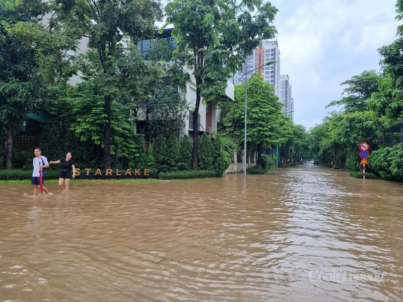 Căn biệt thự 406m tại khu đô thị Starlake tại thời điểm tháng 8/2025 giá 155 tỷ, tương đương khoảng 6,2 triệu USD.