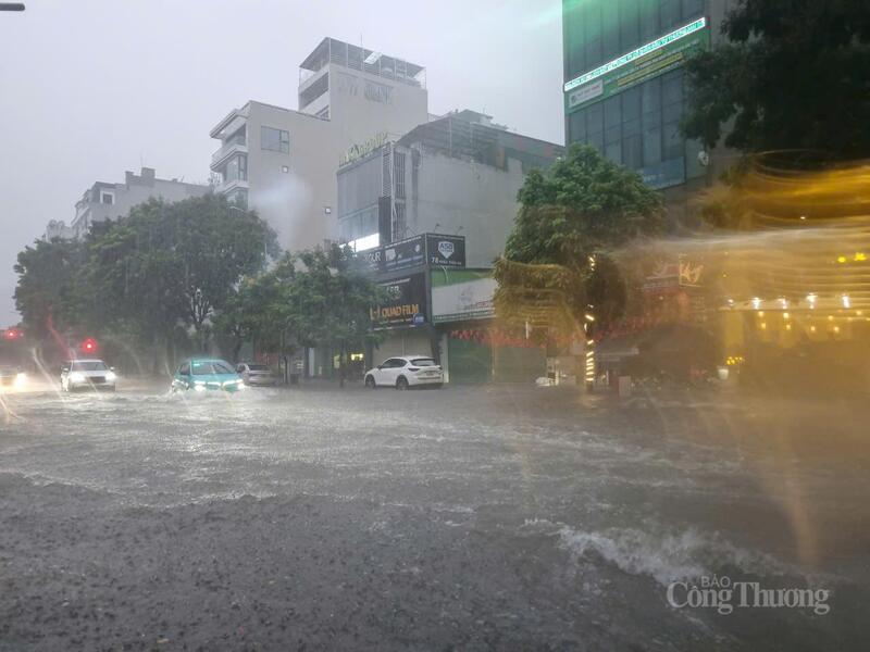 Khu vực đường Khúc Thừa Dụ.
