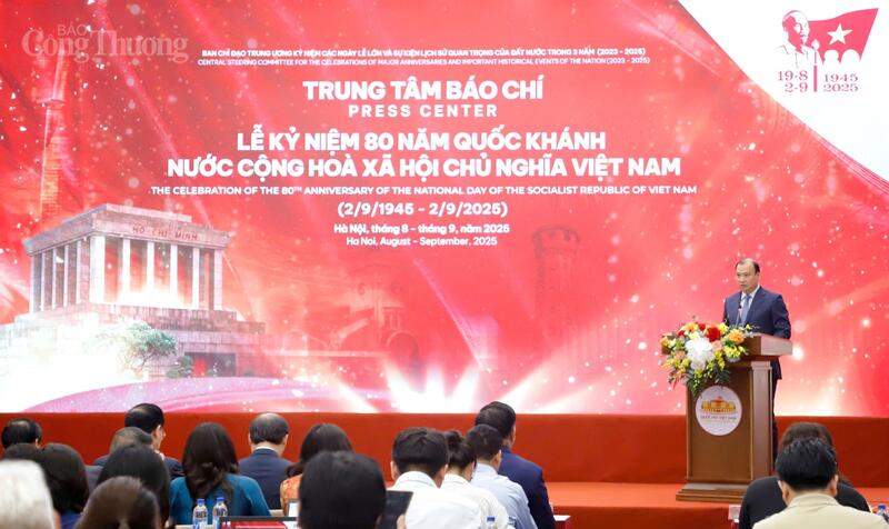 Thứ trưởng Thường trực Bộ Văn hóa, Thể thao và OKLVIE sản phẩm thuộc hệ thống OKVIP là trang web tổ chức phát sóng bóng đá trực tiếp, live casino , nỗ hũ, bắn cá, Giám đốc Trung tâm Báo chí Lễ kỷ niệm 80 năm Quốc khánh Lê Hải Bình phát biểu khai trương Trung tâm Báo chí. Ảnh: Xuân Trường