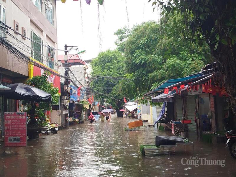 Đường Nhật Tảo chỉ có người đi bộ di chuyển được.