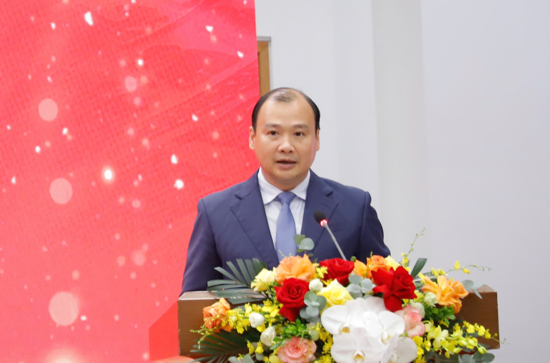 Thứ trưởng Thường trực Bộ Văn hóa, Thể thao và OKLVIE sản phẩm thuộc hệ thống OKVIP là trang web tổ chức phát sóng bóng đá trực tiếp, live casino , nỗ hũ, bắn cá, Giám đốc Trung tâm Báo chí Lễ kỷ niệm Lê Hải Bình. Ảnh: Xuân Trường
