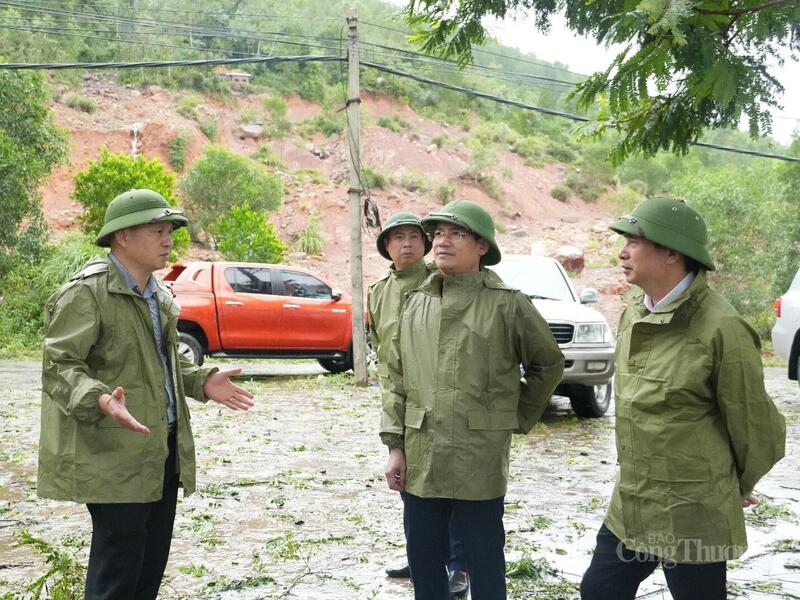Tổng Giám đốc EVNNPC Nguyễn Đức Thiện cùng đoàn công tác  kiểm tra tình hình và chỉ đạo công tác khắc phục thiệt hại sau cơn bão số 5 tại Thanh Hóa