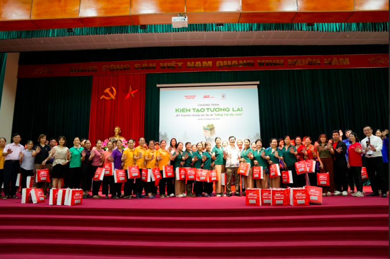 Đông đảo nhân dân phường Thanh Liệt tham gia hưởng ứng lễ trồng cây