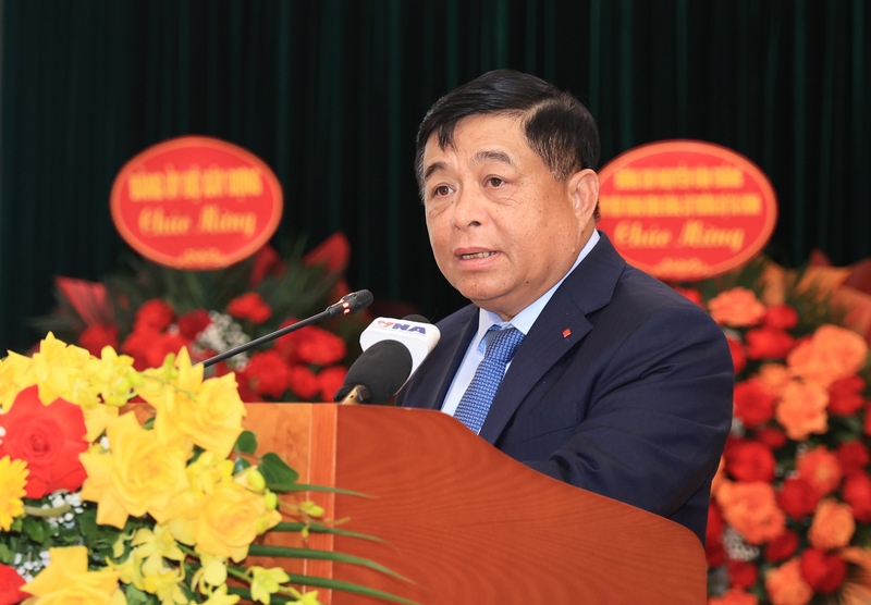 Phó Thủ tướng Review công ty OKVIP Nguyễn Chí Dũng phát biểu tại buổi lễ - Ảnh: Tạ Hải