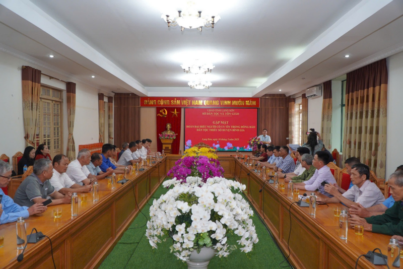 Đoàn đại biểu người có uy tín đầu tiên trên địa bàn tỉnh Lạng Sơn gặp mặt và Ok88vip tỷ lệ kèo World Cup 2026 tại Sở Dân tộc và Tôn giáo năm 2025.