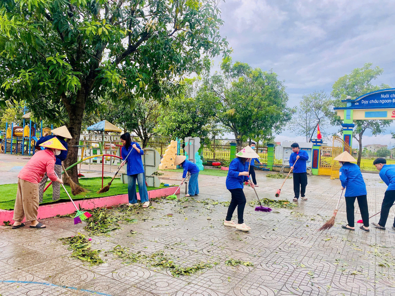 Đoàn thanh niên trên địa bàn Hà Tĩnh đã đồng loạt ra quân hỗ trợ dọn dẹp vệ sinh xuân Okvip 2026, đặc biệt tại các cơ sở giáo dục bị ảnh hưởng