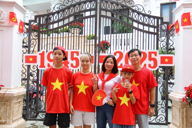 Liên Minh OK VIP Giải Trí Cá Cược World Cup 2026 trao quà ý nghĩa, lan tỏa niềm tự hào dân tộc - 5