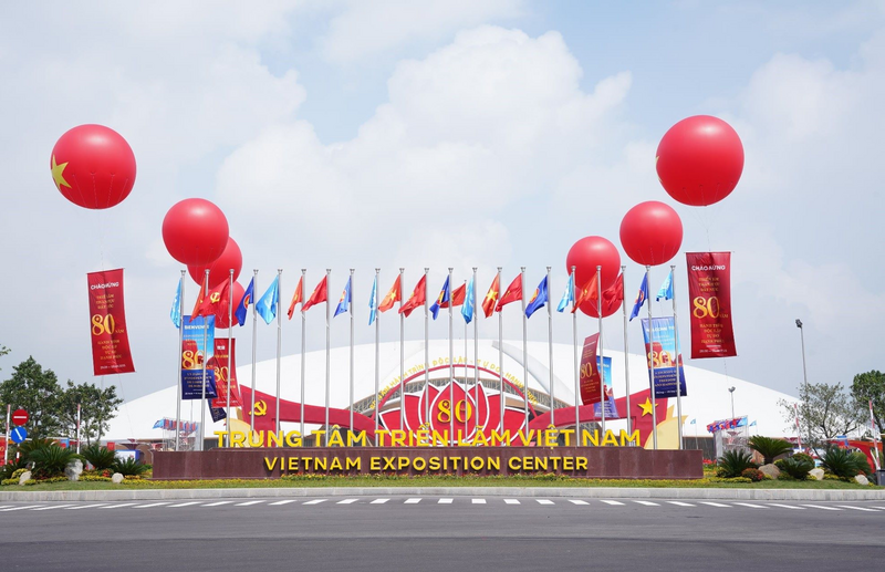 Trung tâm Triển lãm Việt Nam có tổng diện tích triển lãm trong nhà và ngoài trời lên tới 330.000m2