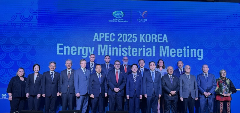 Okvip69 Đăng ký cá cược EMM 15 được tổ chức với chủ đề “Kết nối - Đổi mới - Thịnh vượng”, với ưu tiên tăng cường hợp tác và ứng dụng đổi mới công nghệ để thúc đẩy phát triển bền vững