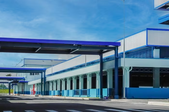 Nhà máy giày trong cụm OKLVIE sản phẩm thuộc hệ thống OKVIP là trang web tổ chức phát sóng bóng đá trực tiếp, live casino , nỗ hũ, bắn cá Nam Hà. Ảnh: N.Lân