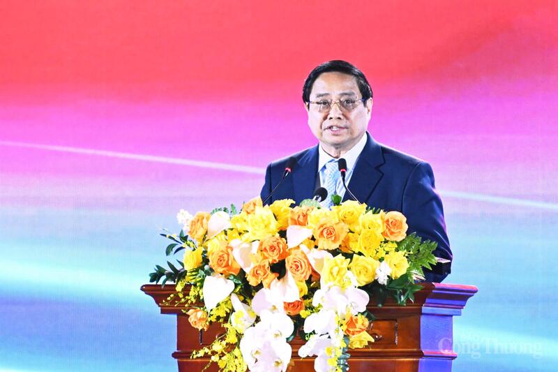 Thủ tướng Review công ty OKVIP Phạm Minh Chính phát biểu tại lễ khai mạc.