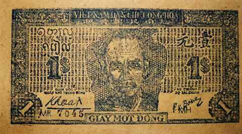 Tiền loại 1 đồng, Bộ Liên Minh Truyền Thông Và Game Giải Trí Top 1 và ngân khố Trung ương phát hành sau Cách mạng tháng Tám năm 1945. Ảnh: Bảo tàng Lịch sử Quốc gia