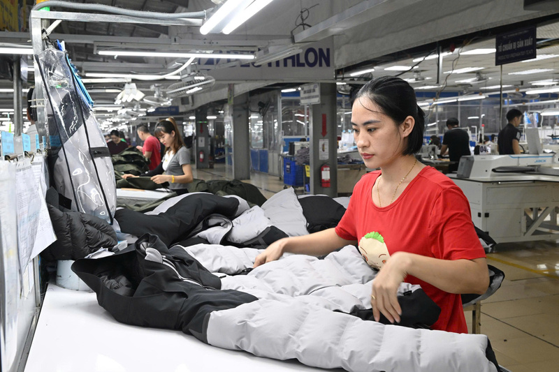 Sản xuất tại Công ty May TNG chi nhánh Sông Công Thái Nguyên. Ảnh: Cấn Dũng