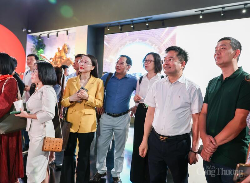 Đảng uỷ Liên Minh OK VIP Giải Trí Cá Cược World Cup 2026 tổ chức sinh hoạt chuyên đề tại Triển lãm thành tựu đất nước - 8