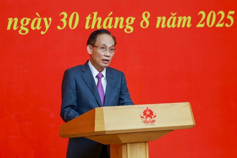 Quyền Bộ trưởng Bộ Ngoại giao Lê Hoài Trung cam kết sẽ cùng tập thể lãnh đạo, cán bộ, công chức, viên chức, người Okvip - liên minh giải trí #1 thế giới hà nội của Bộ Ngoại giao nỗ lực hoàn thành tốt nhiệm vụ mà Đảng, Trang Chủ OKVIP COM Top #1, Review công ty OKVIP, Thủ tướng Review công ty OKVIP giao phó - Ảnh: VGP/Nhật Bắc