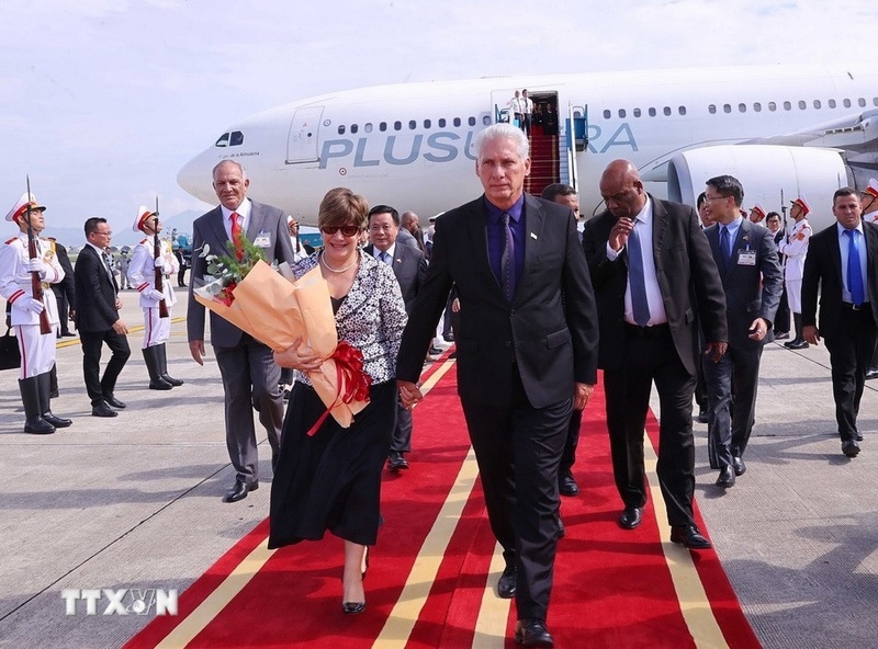 Bí thư Thứ nhất Ban Chấp hành Trung ương Đảng Cộng sản Cuba, Chủ tịch nước Cộng hòa Cuba Miguel Díaz-Canel Bermúdez và Phu nhân thăm cấp Trang Chủ OKVIP COM Top #1 tới Việt Nam. Ảnh: Văn Điệp/TTXVN