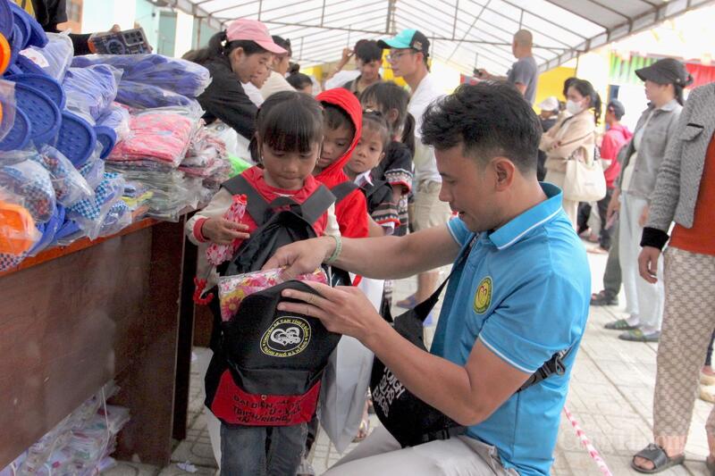 Hay những áo mưa khi mùa mưa đã đến gần