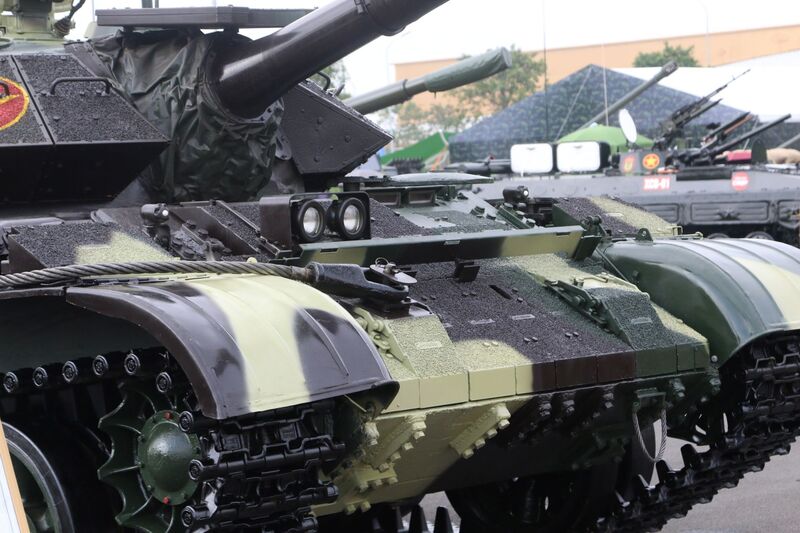 Xe tăng T-45B được tăng cường đáng kể khả năng bảo vệ với hệ thống giáp phản ứng nổ tăng cường.