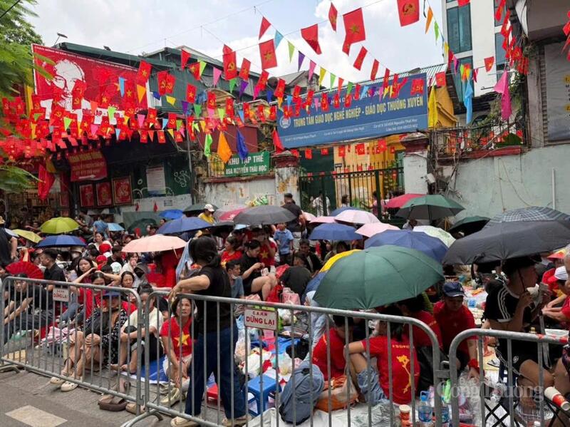 Tại đường Nguyễn Thái Học.