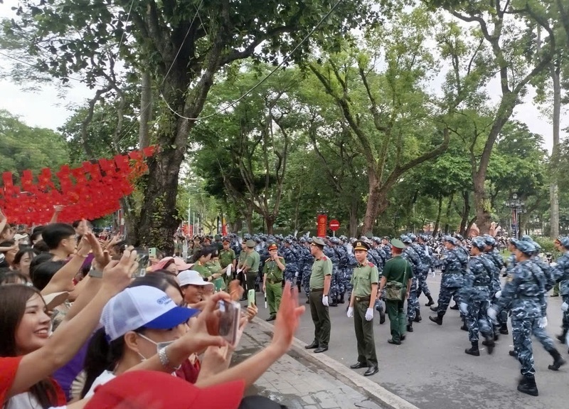 Chủ tịch UBND TP. Hà Nội kêu gọi nhân dân, du khách thực hiện nếp sống văn minh, chấp hành nghiêm quy định. Ảnh: Hải Sơn
