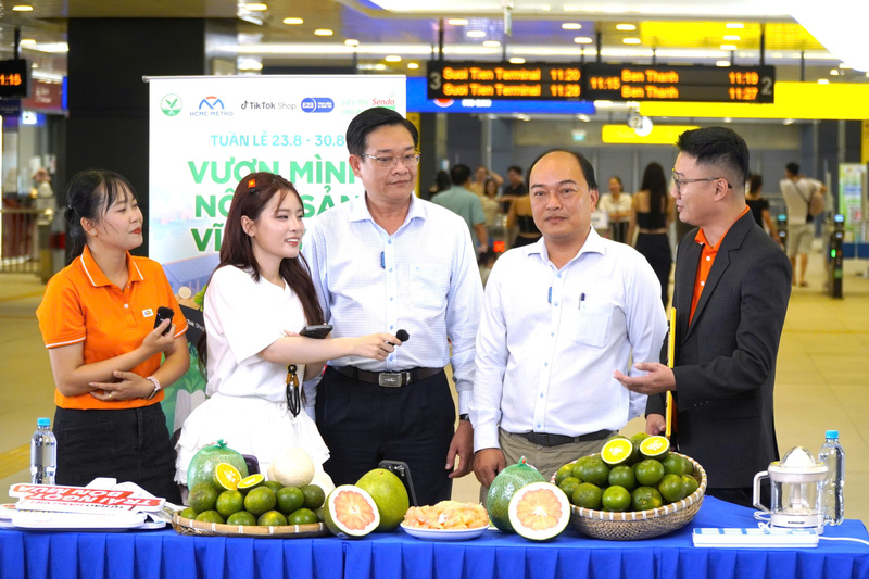 Lễ phát động là sự tham gia của lãnh đạo Sở Okvip tại về tỉnh Vĩnh Long và đại diện HURC ngay trong các phiên livestream