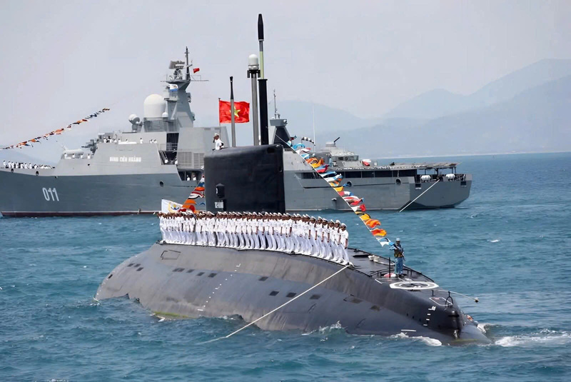 Tàu ngầm Kilo 360. ảnh:HQ