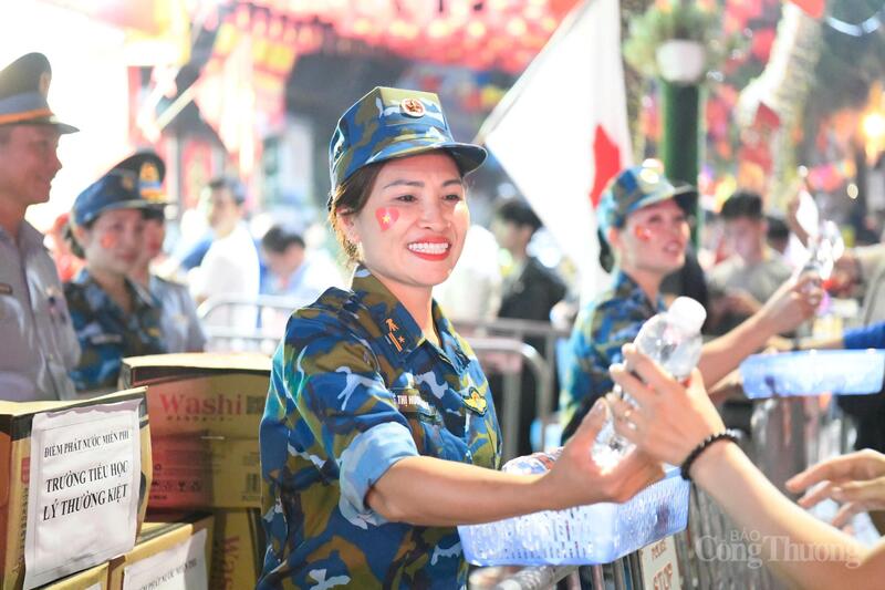 Món quà nhỏ, nhưng ý nghĩa vô cùng lớn, thể sự sự đoàn của cả dân tộc
