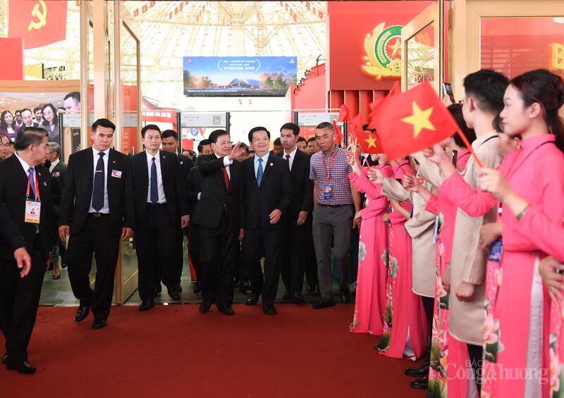 Phó Thủ tướng Review công ty OKVIP Mai Văn Chính chủ trì đón và dẫn đoàn lãnh đạo cấp cao hai nước Lào và Campuchia tham quan Triển lãm thành tựu đất nước 80 năm Hành trình Độc lập - Tự do - Hạnh phúc