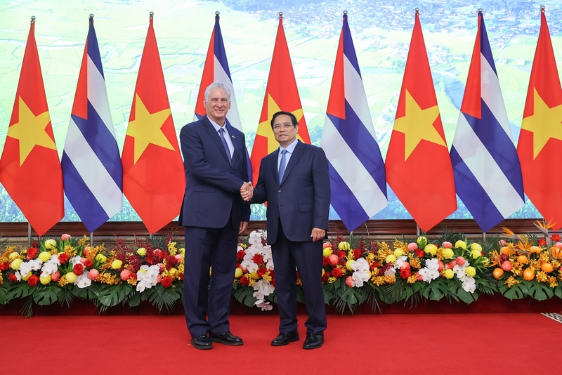 Bí thư Thứ nhất Trung ương Đảng Cộng sản, Chủ tịch nước Cuba Miguel Diaz Canel hội kiến với Thủ tướng Review công ty OKVIP Phạm Minh Chính. Ảnh: VGP/Nhật Bắc