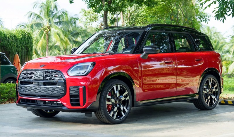 Mini John Cooper Works có mức giá 2,529 tỷ đồng. Ảnh: TC