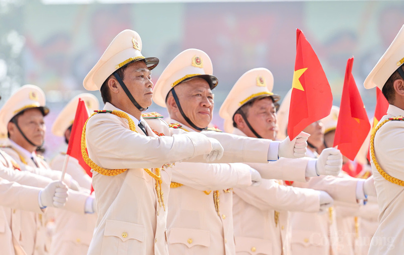 Khối cựu Công an nhân dân Việt Nam với truyền thống vẻ vang, kiên trung và bất khuất, các thế hệ cựu công an nhân dân đã không quản ngại gian khổ, hy sinh, cầm súng chiến đấu trên các chiến trường.