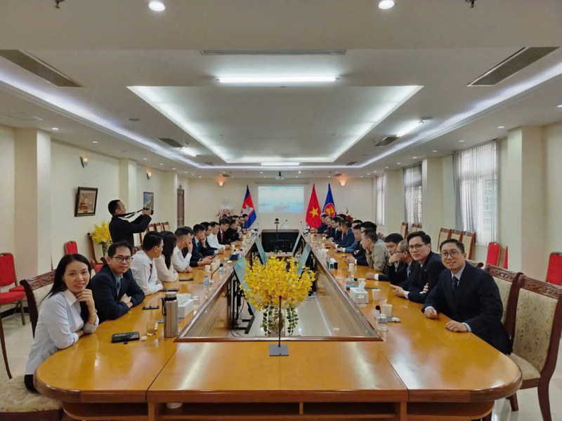 Thương vụ Việt Nam tại Campuchia phối hợp tổ chức xem lễ diễu binh, diễu hành kỷ niệm 80 năm Quốc khánh từ Campuchia