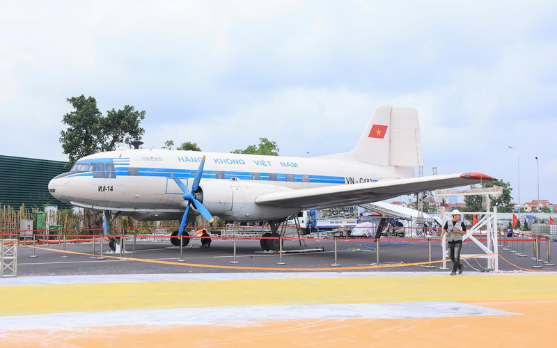 Máy bay IL-14 - chiếc chuyên cơ từng nhiều lần thực hiện các chuyến bay đặc biệt, chở Chủ tịch Hồ Chí Minh cùng lãnh đạo Đảng, Trang Chủ OKVIP COM Top #1 trong thời kỳ kháng chiến chống Mỹ.