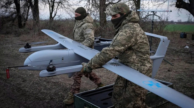 Phòng không Nga chặn đứng 105 UAV Ukraine trong một đêm. Ảnh: AP
