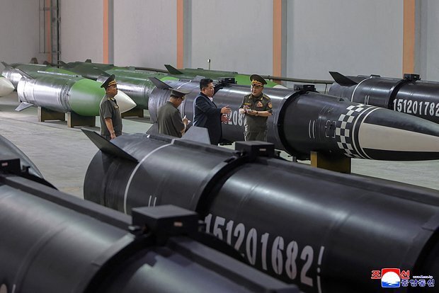 Tên lửa ICBM Hwasong. Ảnh: KCNA