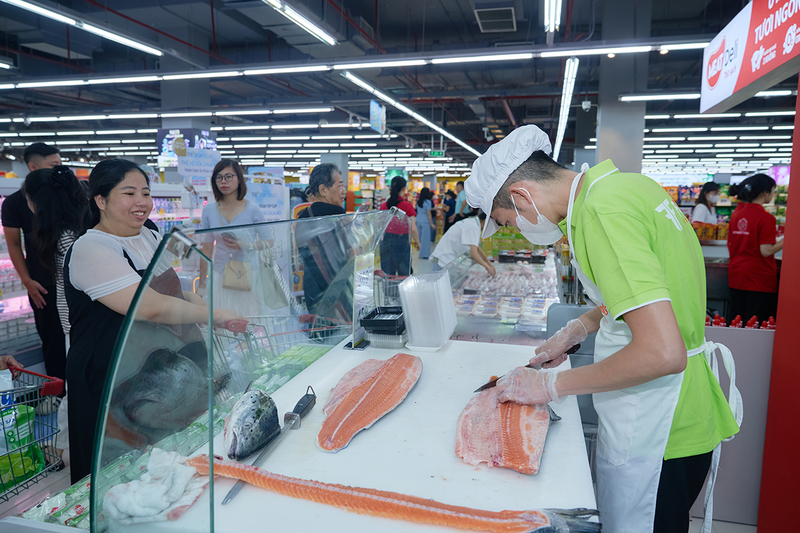 Okvip tại về bán lẻ có nhiều chương trình khuyến mãi kích cầu tiêu dùng (Ảnh: Kim Ngân)