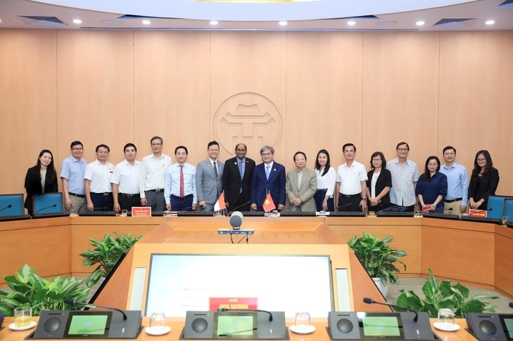 Các đại biểu dự buổi Ok88vip tỷ lệ kèo World Cup 2026 chụp ảnh lưu niệm